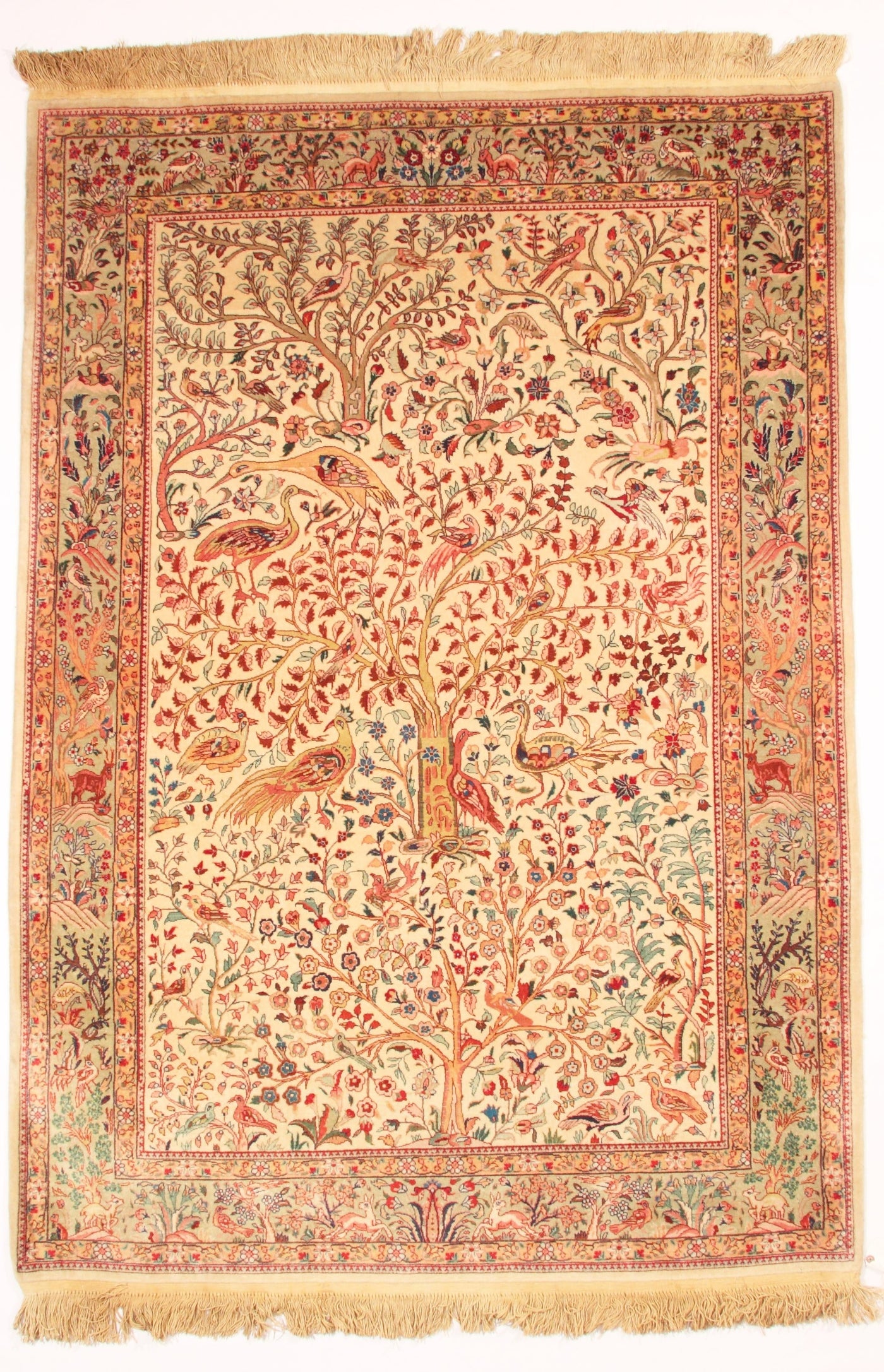 Fine Tabriz Rug - 4' 7" x 6' 7"